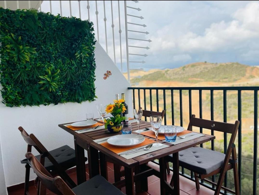 Two Bed, Two Bath Apartment With Sea Views - Angel De Miraflores مالقة المظهر الخارجي الصورة